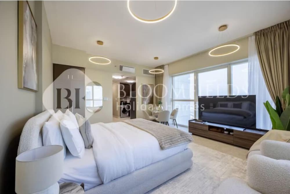 2202 Bloomfileds Modern STU Marina Heigh