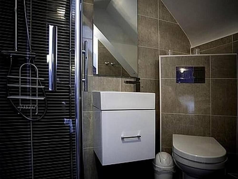 Logis Hotel Le Chene Dore - Property Image 3
