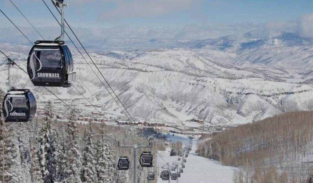Contemporary 2 Bedroom Luxury Ski In, Ski Out Residence in Snowmass Base Village