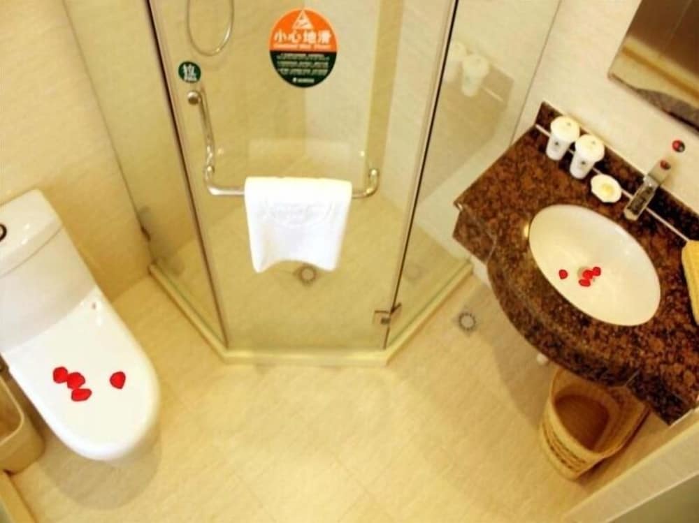 Yangzhou Vacations - GreenTree Inn Yangzhou Jiangdu West Changjiang Road Liberty Park Business Hotel - Property Image 6