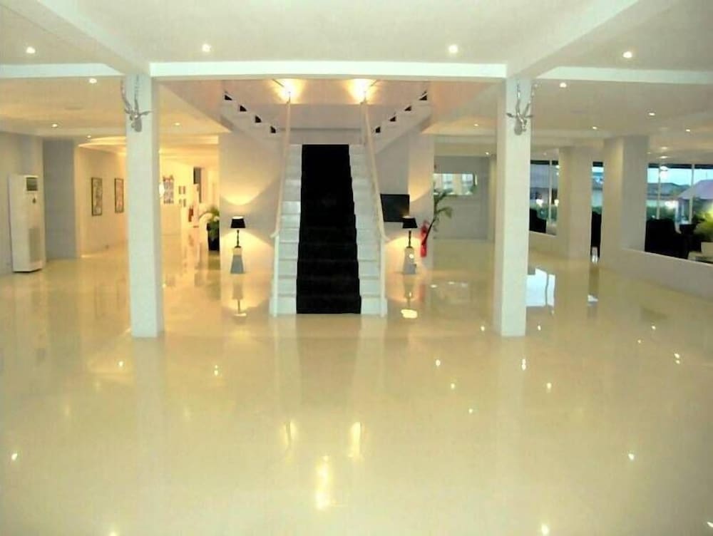 The Aknac Hotel