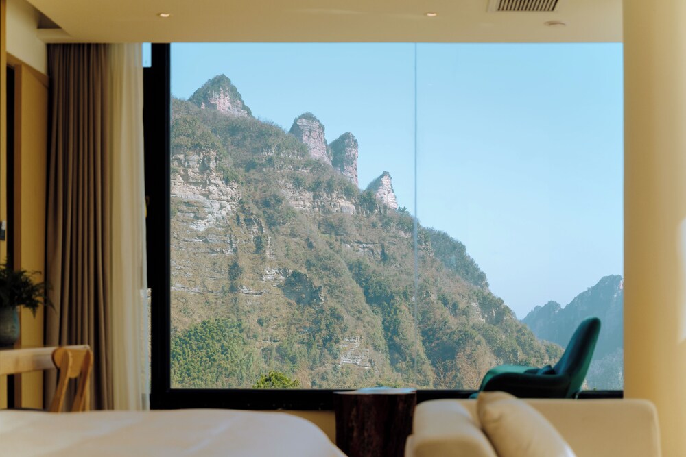 XMAN Sunrise Peaks Resort--Sky Mirror Infinity Pool