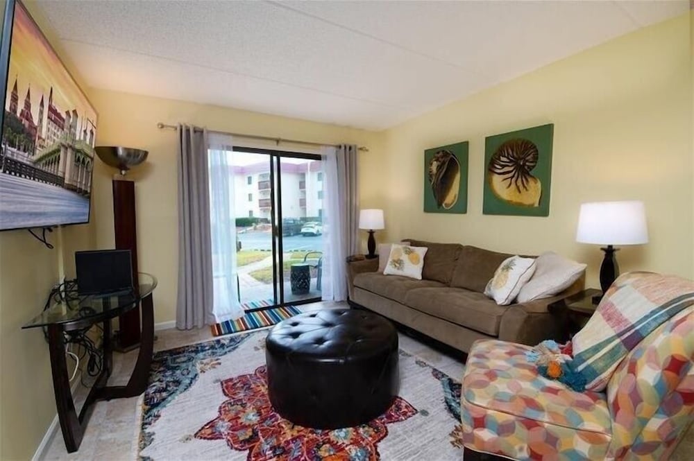 Mystic Sands I Steps To Beach I Free Activities 2 Bedroom Condo
