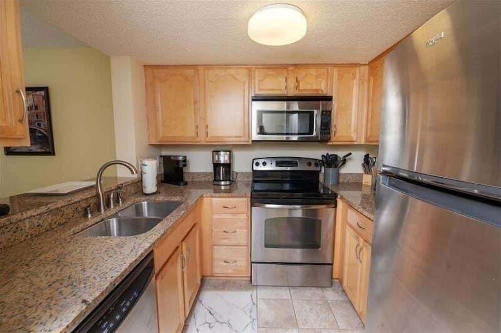 Mystic Sands I Steps To Beach I Free Activities 2 Bedroom Condo