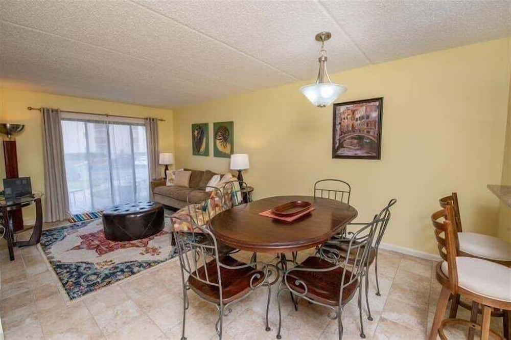 Mystic Sands I Steps To Beach I Free Activities 2 Bedroom Condo