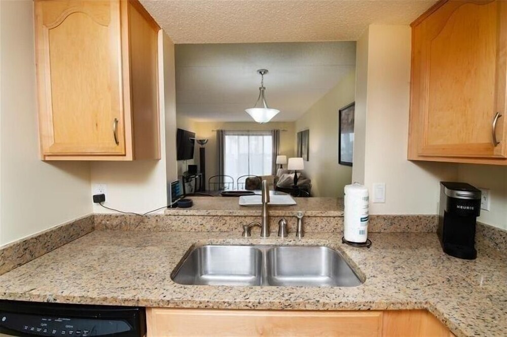 Mystic Sands I Steps To Beach I Free Activities 2 Bedroom Condo