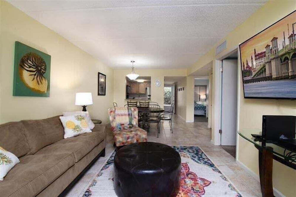 Mystic Sands I Steps To Beach I Free Activities 2 Bedroom Condo