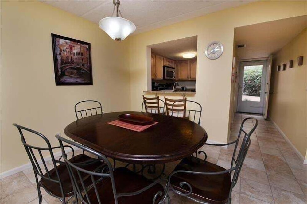 Mystic Sands I Steps To Beach I Free Activities 2 Bedroom Condo