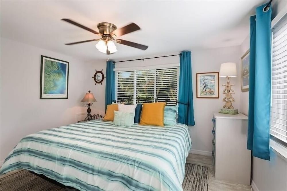 Mermaid Tale 2 Bedroom Condo by RedAwning view 2