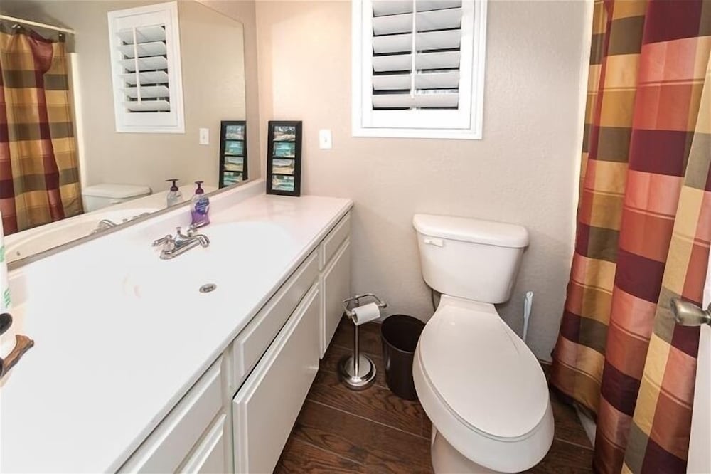 Arrowhead With Pool 2 Bedroom Condo by RedAwning view 3