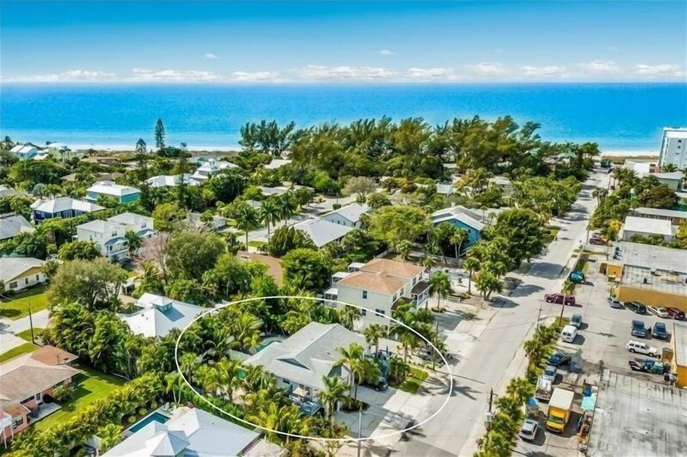7 Doors Down 3 Bedroom Villa by RedAwning