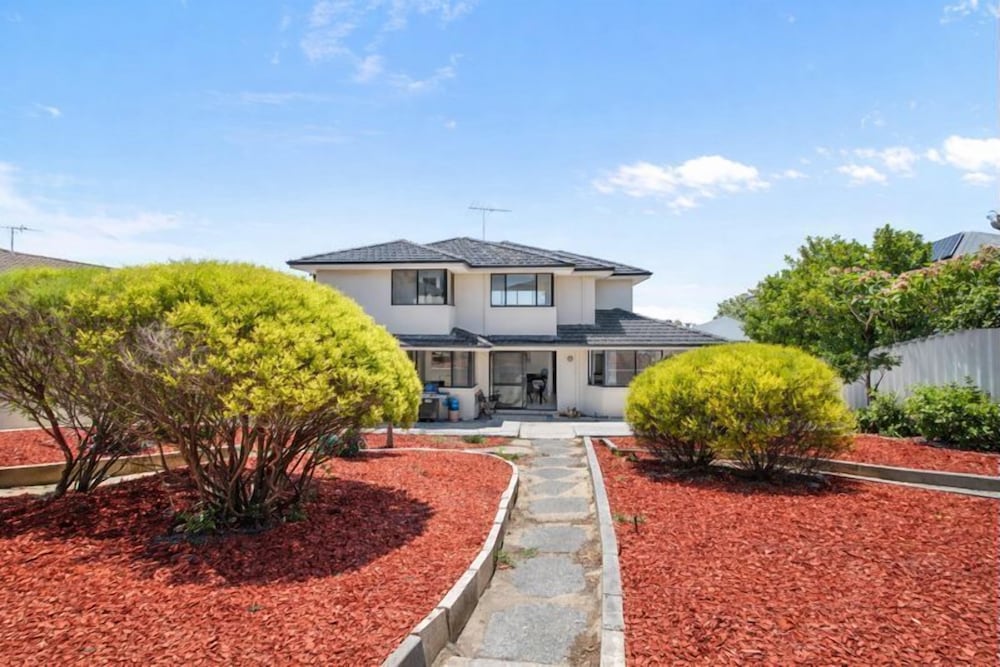 The Monaco Mansion Dianella - Sepal Stay