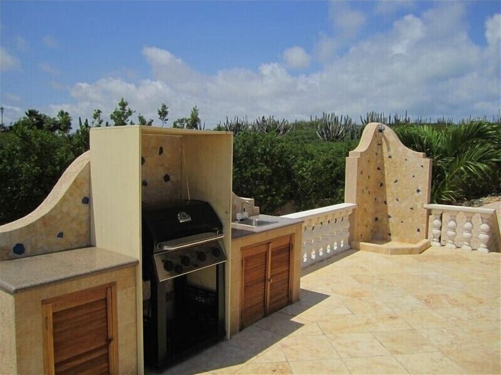 Walking to the Beach Villa