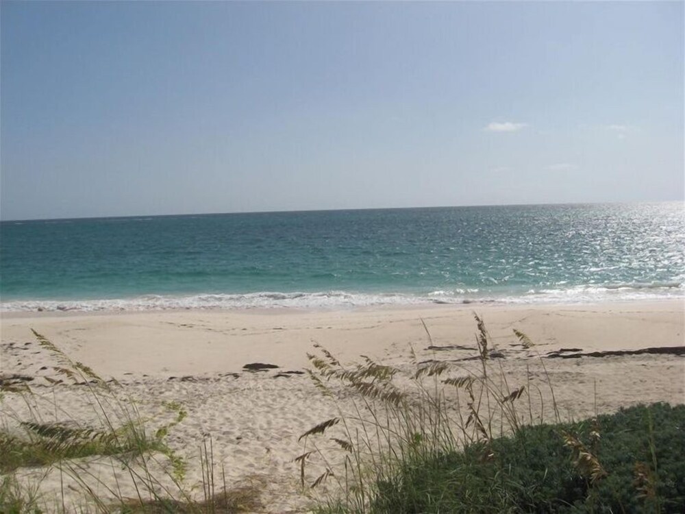 Sky Beach Club Rock House 4 Bedroom Home - Photo 15