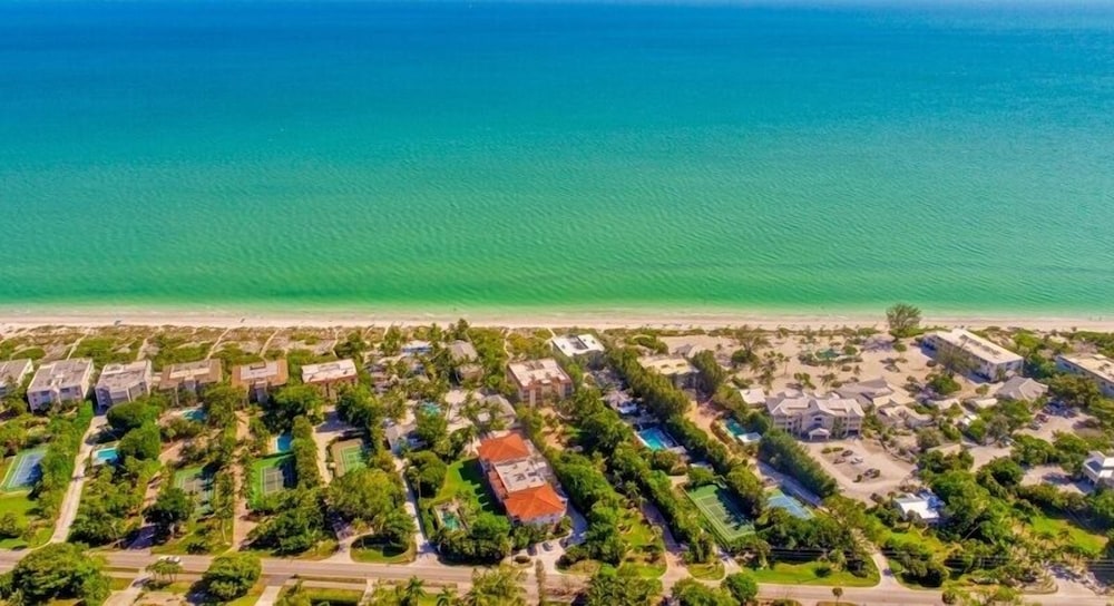 Breakers West C1 2 Bedroom Condo by RedAwning view 4