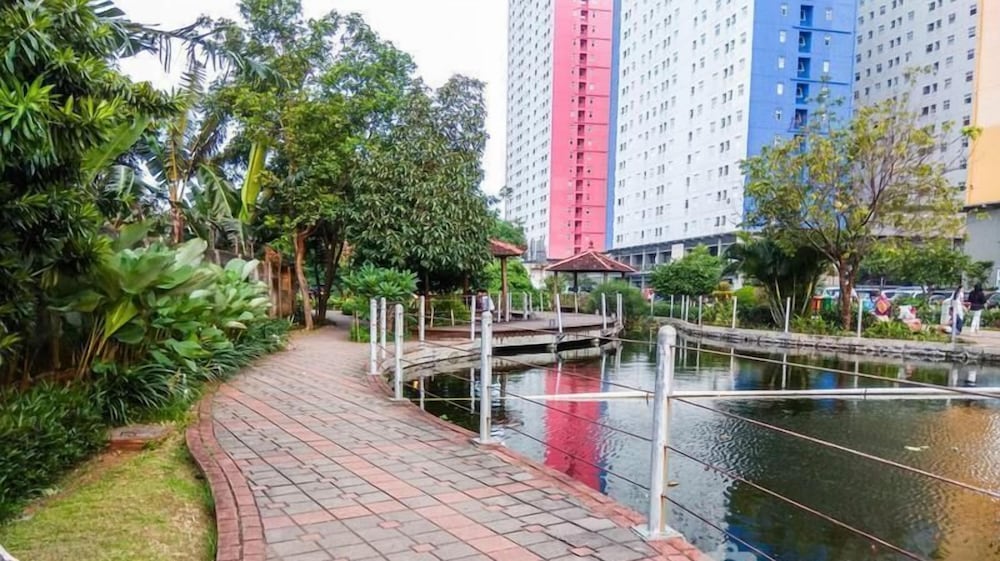 Nice Studio Green Pramuka City Apartment near Shopping Center