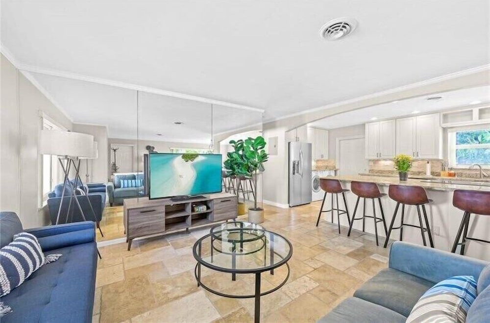 332 Wilton Manors in Wilton Manors