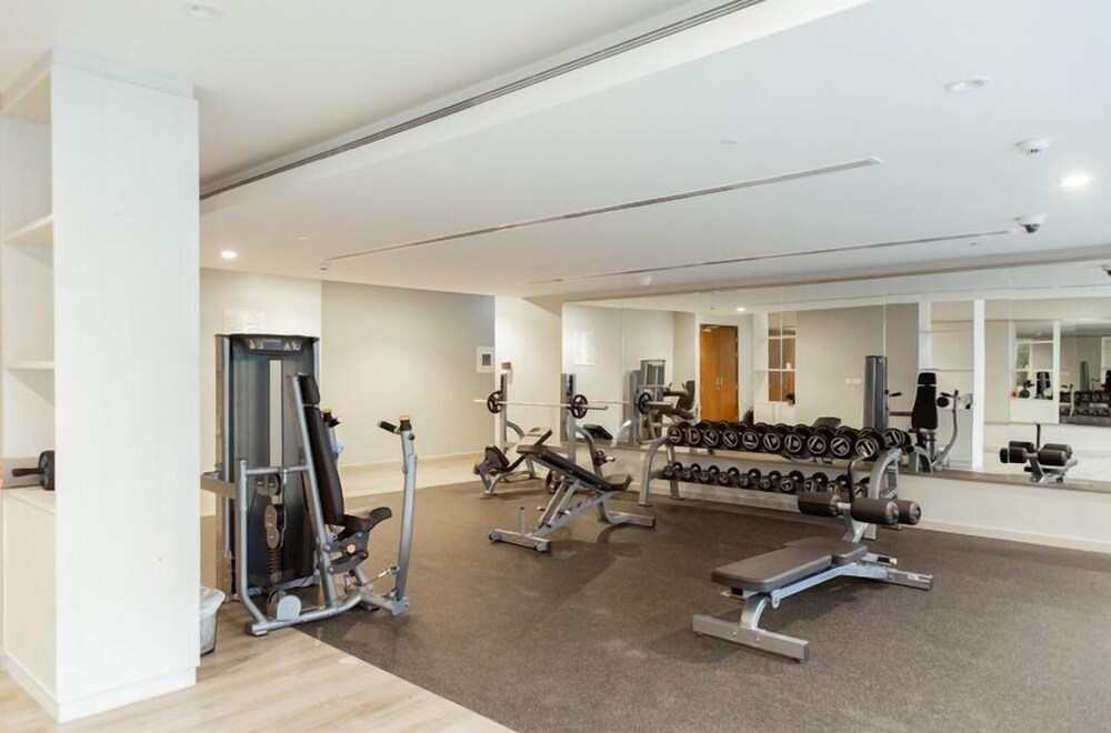 Keyrock Living - 1BR Lake View at Reva
