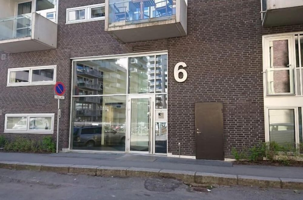 StayPlus Apt in Trendy Area Balcony