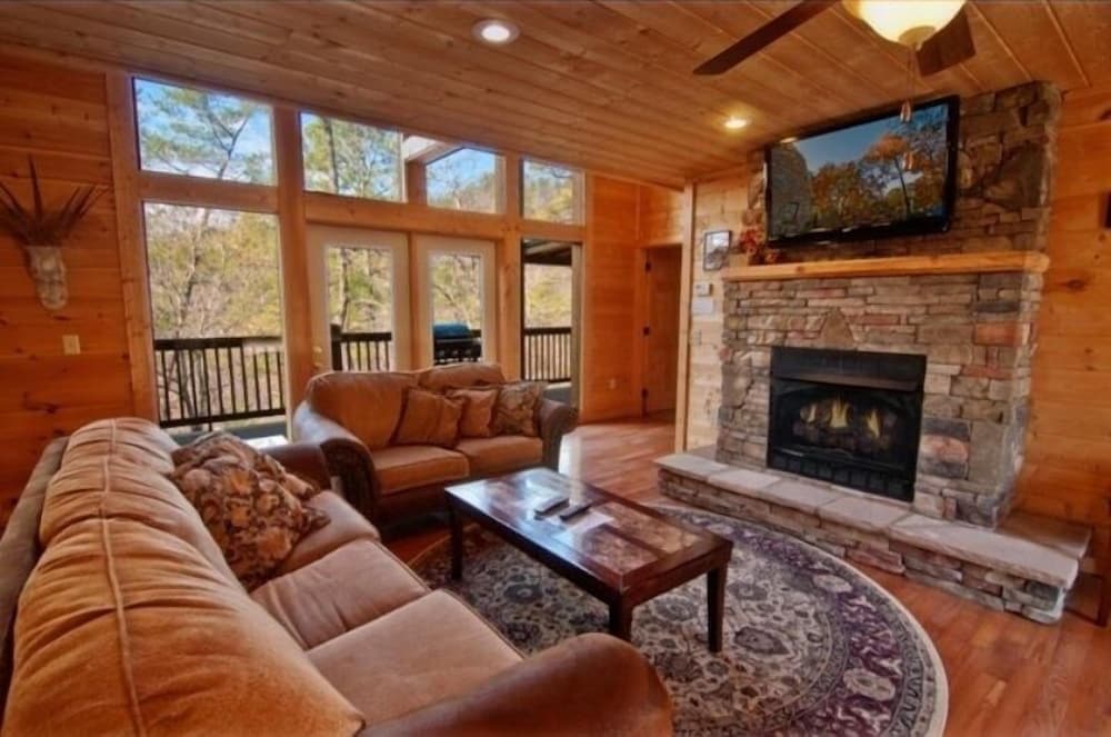 Cloud Nine - 5 Bedrooms, 5 Baths, Sleeps 16 Home by RedAwning