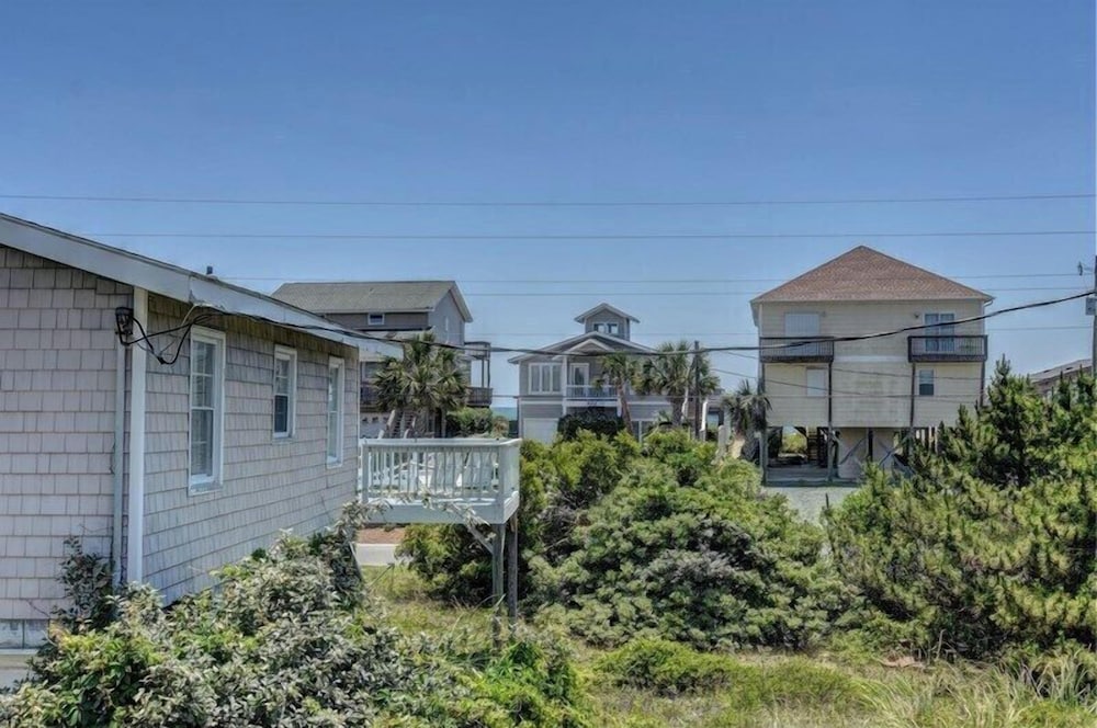 Sassy Seahorse by Topsail Realty
