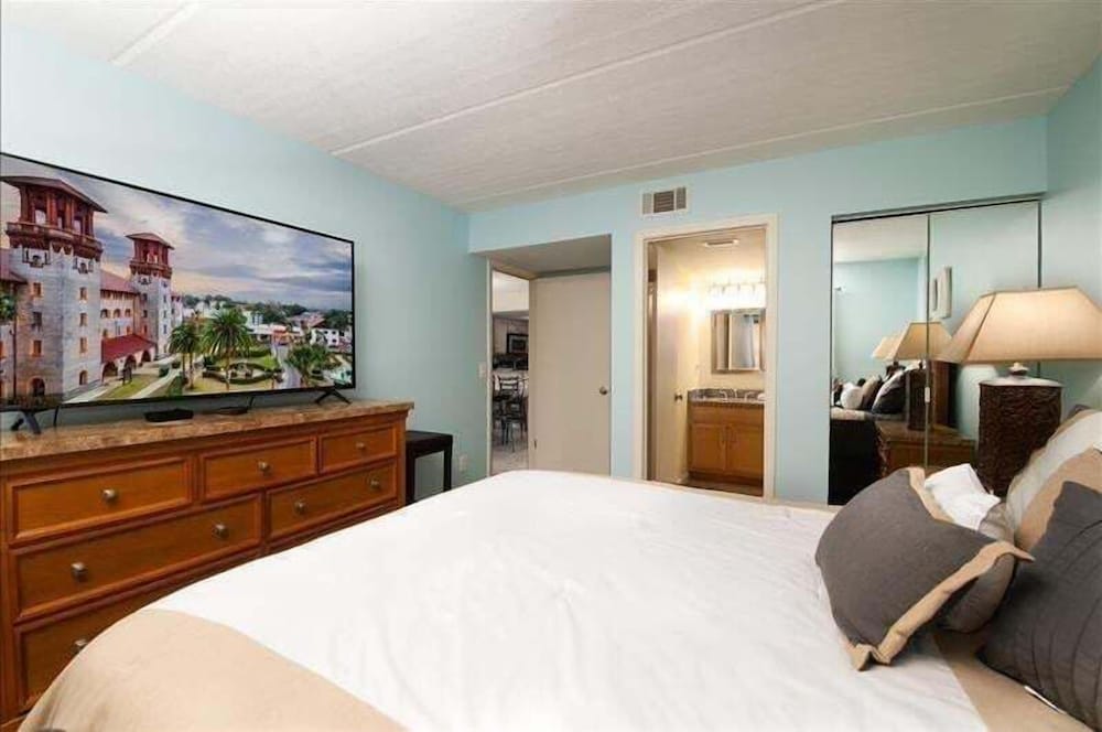 Mystic Sands I Steps To Beach I Free Activities 2 Bedroom Condo