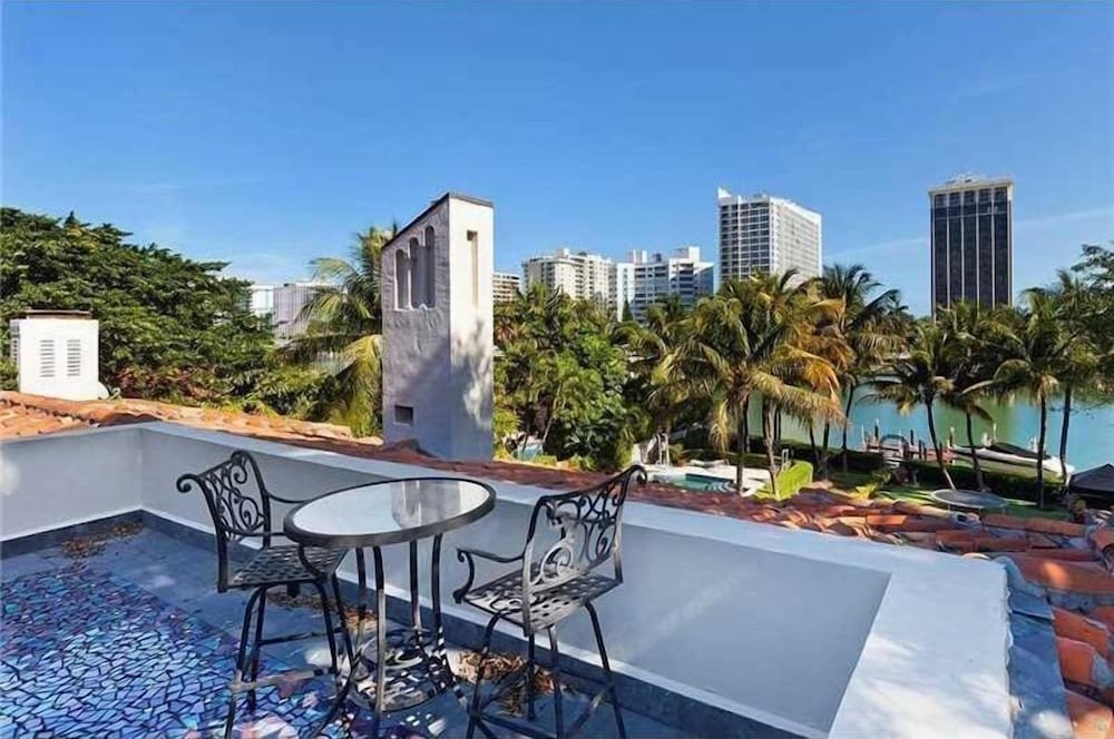 6 Bedroom Homes in Miami Beach by TMG