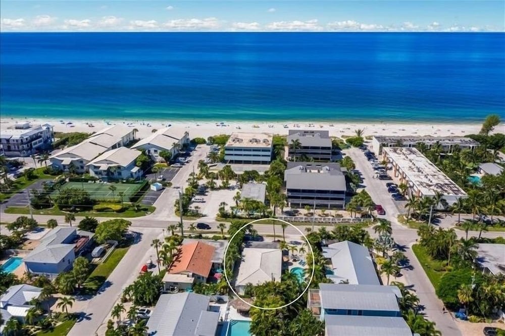 Coccoloba 3 Bedroom Home by RedAwning view 5