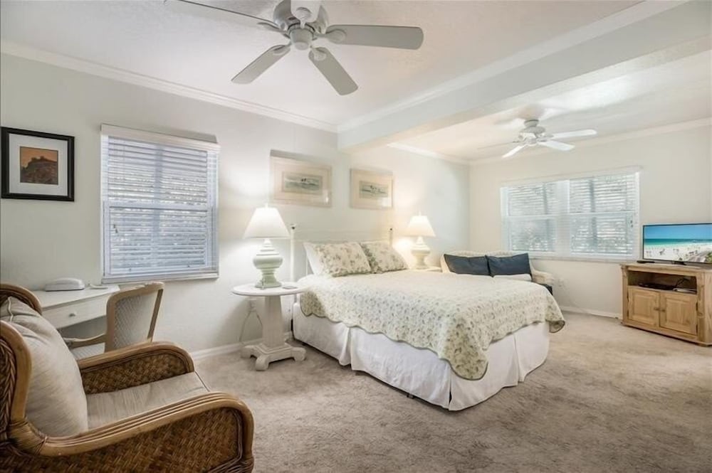 Sand N Suds 3 Bedroom Home by RedAwning view 3