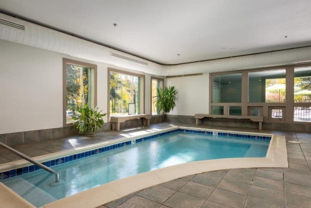 Cozy 1 Bedroom Near Lionshead Village w/ Resort Amenities