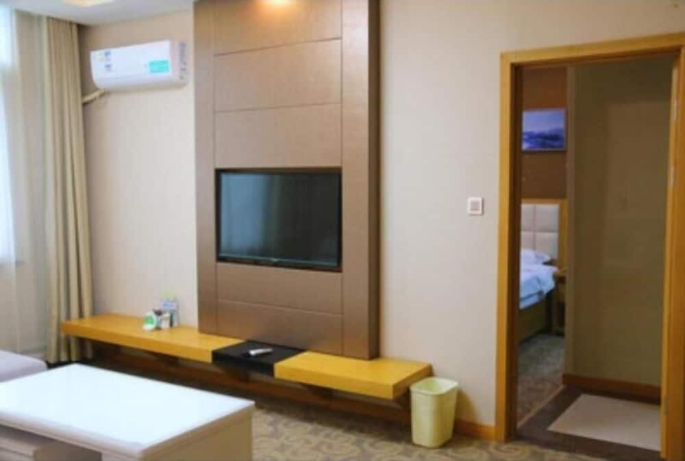 GreenTree Inn Jinan Pingyin Industrial Park Express Hotel