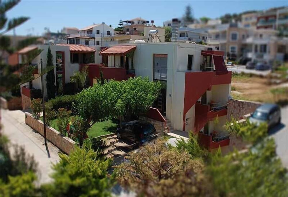Armonia Apartments
