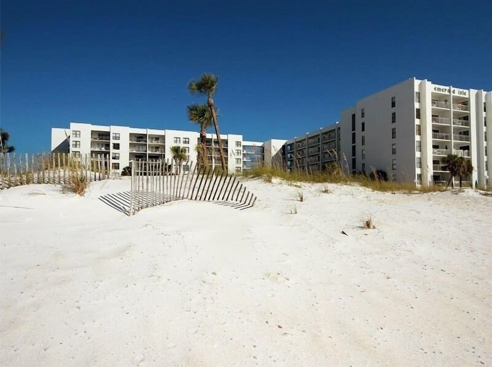 Emerald Isle #400 by Southern Vacation Rentals