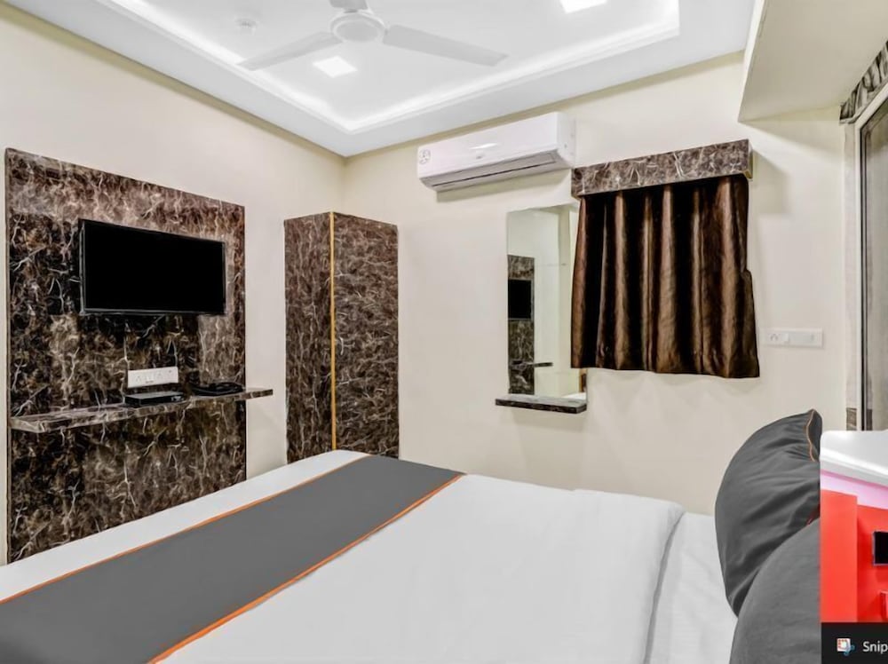 Hotel Bhavya Regency