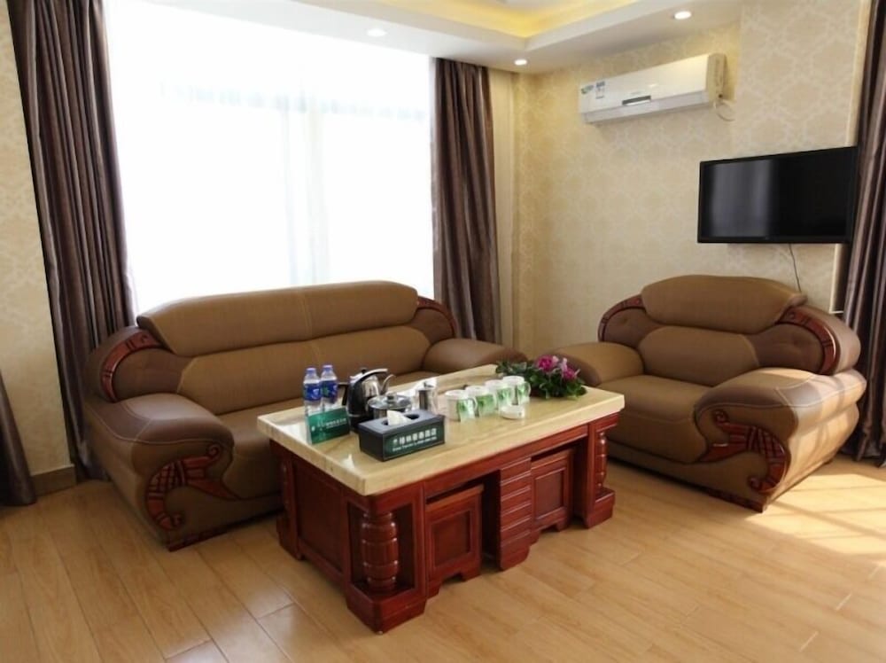 GreenTree Business Inn HuiZhou South Railway Station DanShui RenMin Road Business Hotel
