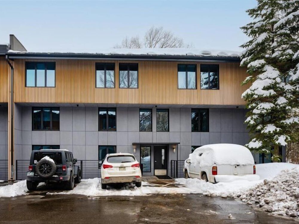 Chateau Eau Claire & Roaring Fork by Frias Properties