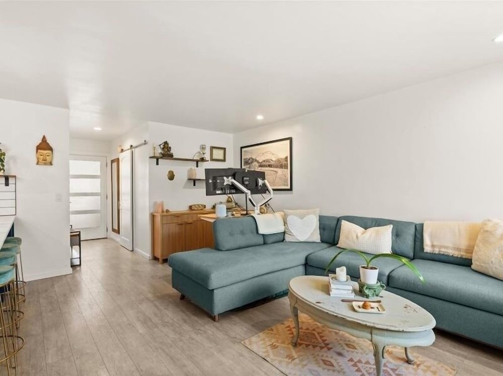 Remodeled Snowmass Pet-Friendly Modern 1BR Condo - G125