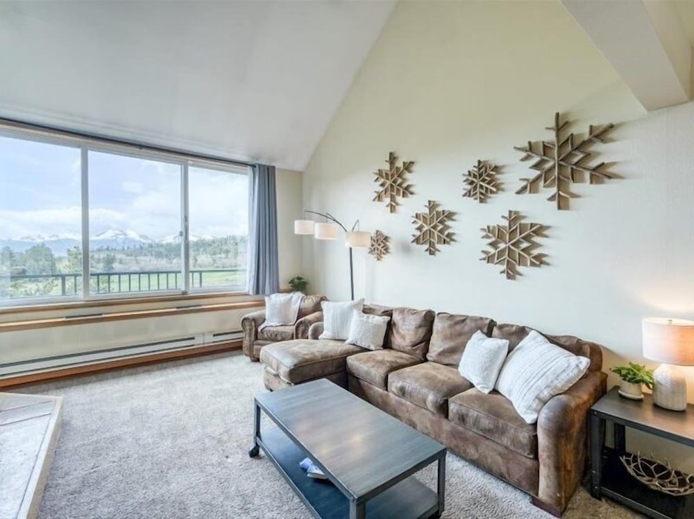 1-Bedroom plus Loft at The Pines with Forest Views, No Cleaning Fees, Kids Ski Free 1 Condo