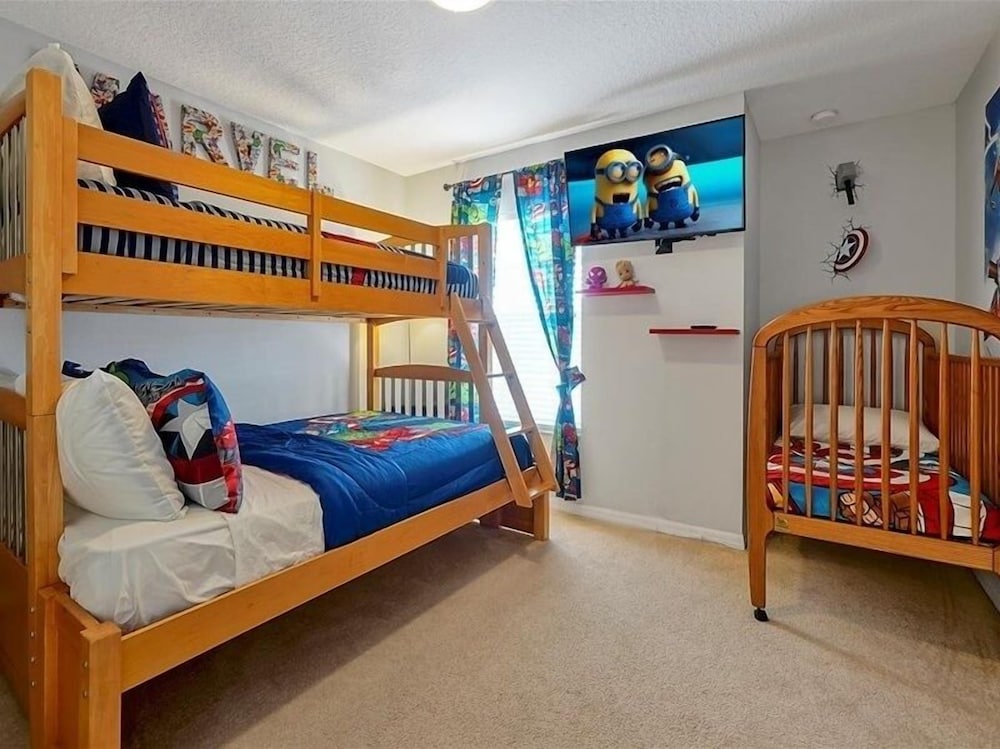 Adorable Townhome Remodeled With Comfort And Relaxation In Mind! Splash Pool! 4 Bedroom Townhouse