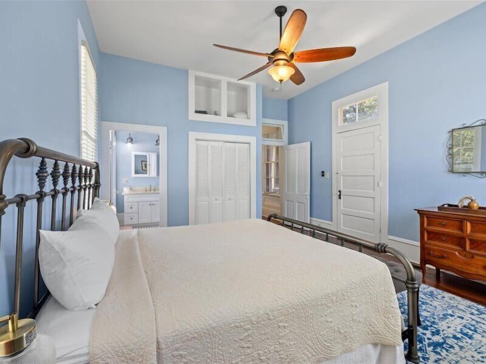 The Shaw House by 3rd Coast Getaways view 2