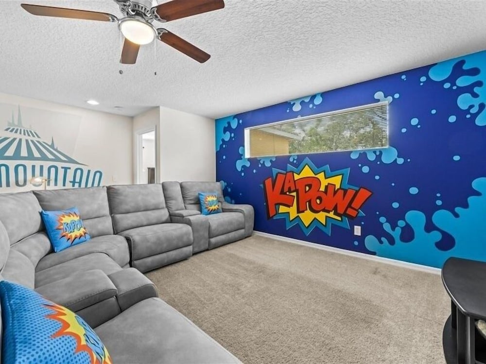 UniquelyÂ yourz 8 Bedroom Home by RedAwning view 5