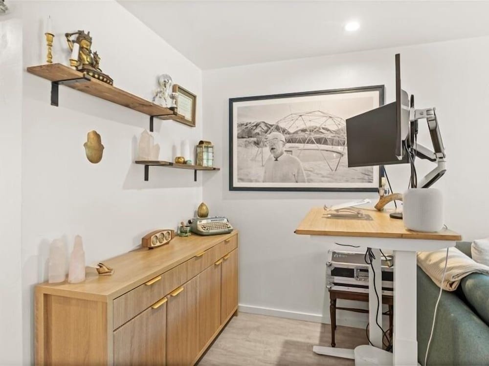 Remodeled Snowmass Pet-Friendly Modern 1BR Condo - G125