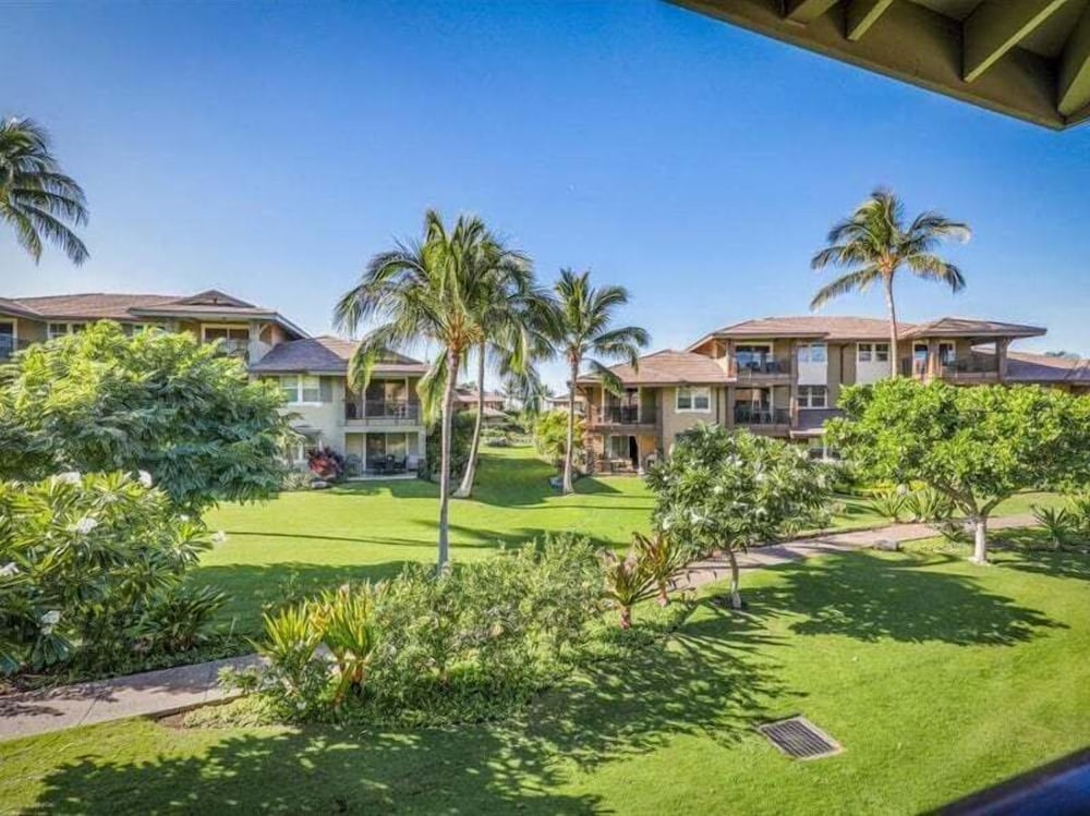 Peaceful Hawaiian Condo w Upscale Amenities - Near Dolphin Quest - Pool!- Vrkcv