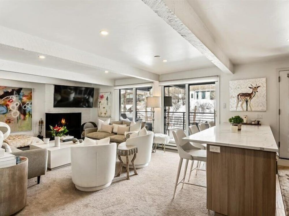 Chateau Eau Claire & Roaring Fork by Frias Properties