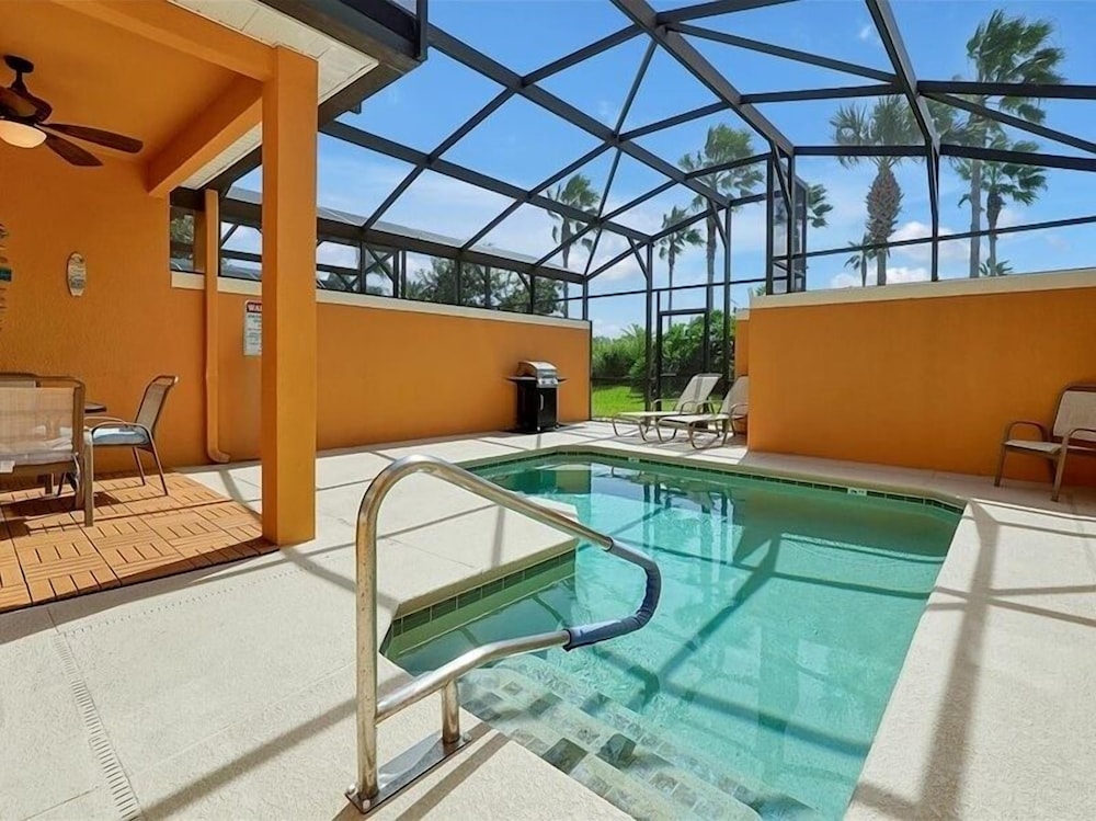 Adorable Townhome Remodeled With Comfort And Relaxation In Mind! Splash Pool! 4 Bedroom Townhouse