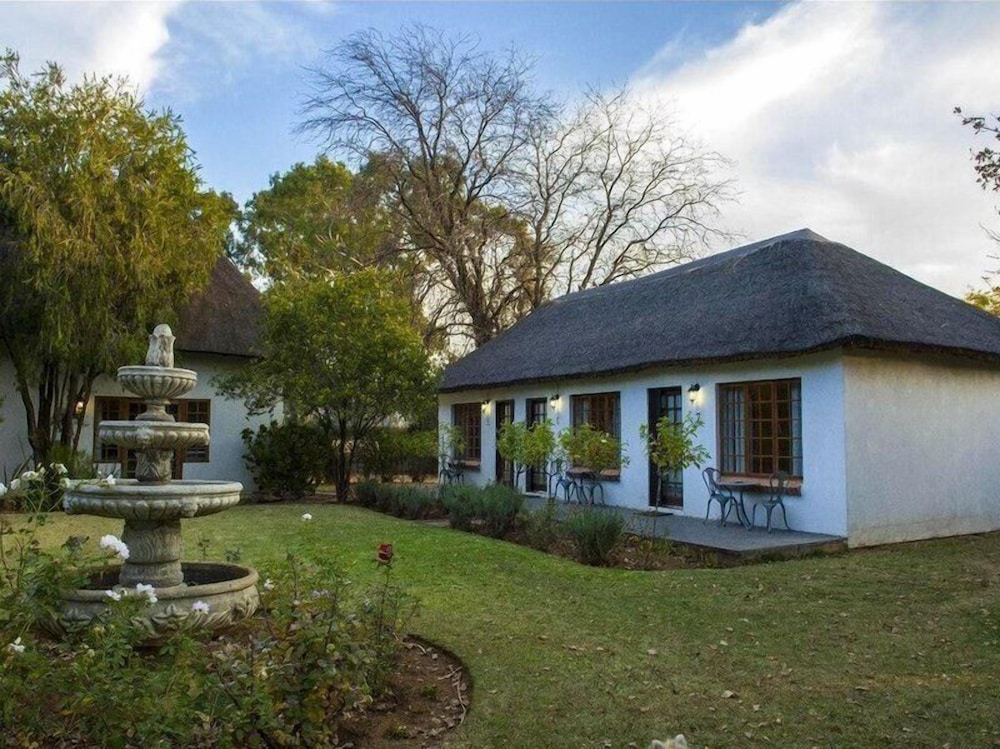 Hotel Emtonjeni Country Lodge - Image 1