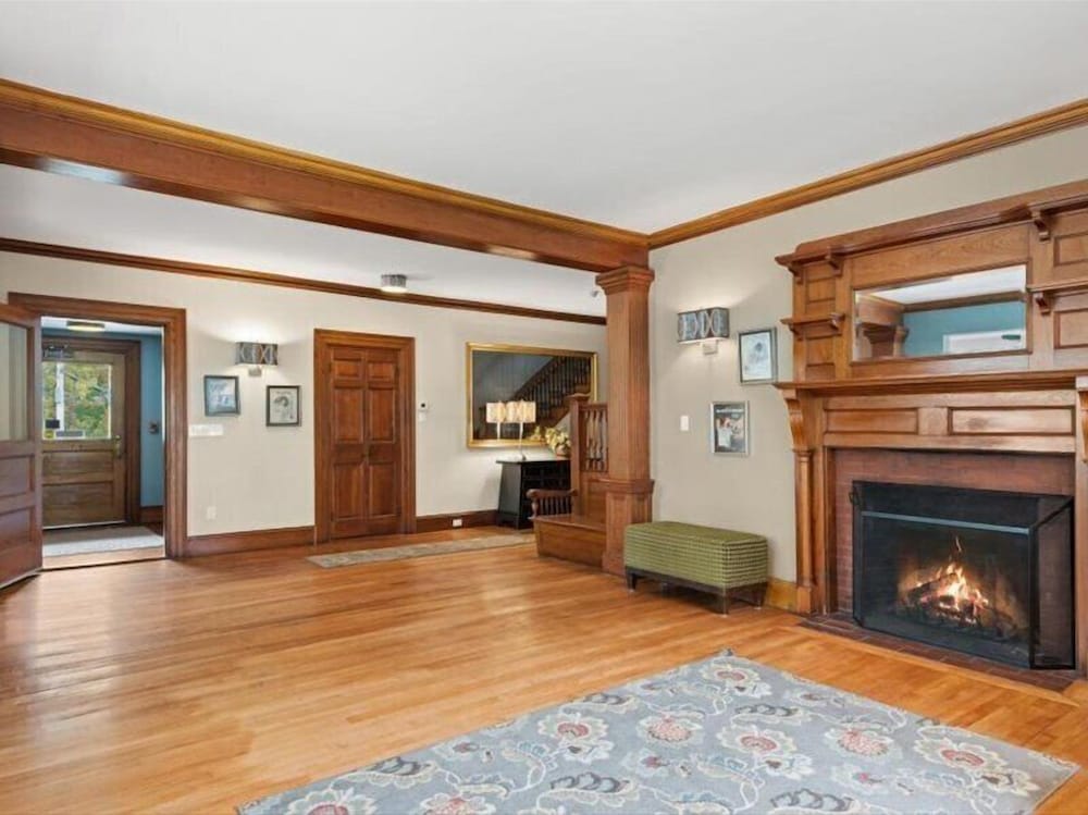 The Northport Inn & Lodge