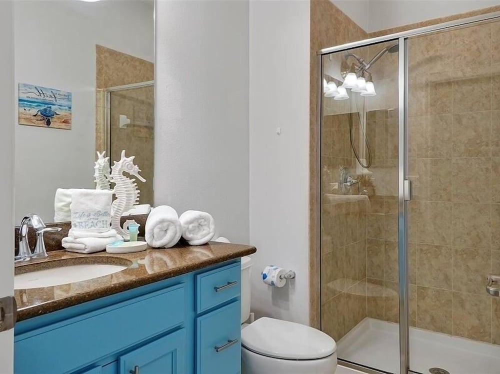 Adorable Townhome Remodeled With Comfort And Relaxation In Mind! Splash Pool! 4 Bedroom Townhouse