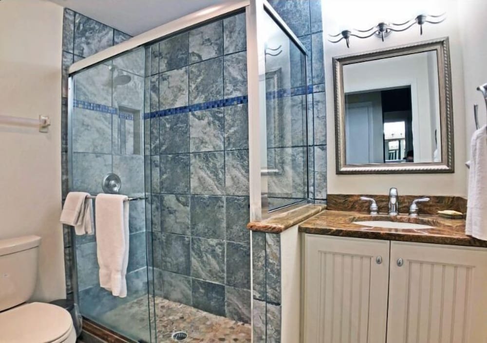 Stylish 1BR Urban Retreat