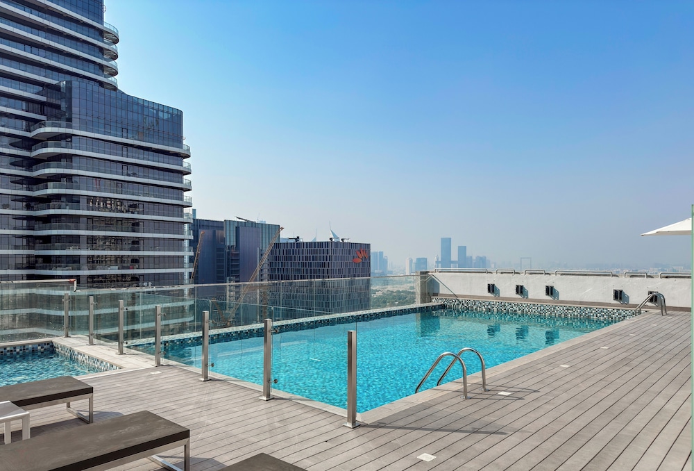 Blossoming 1BR Walk to Dubai Mall & Pool